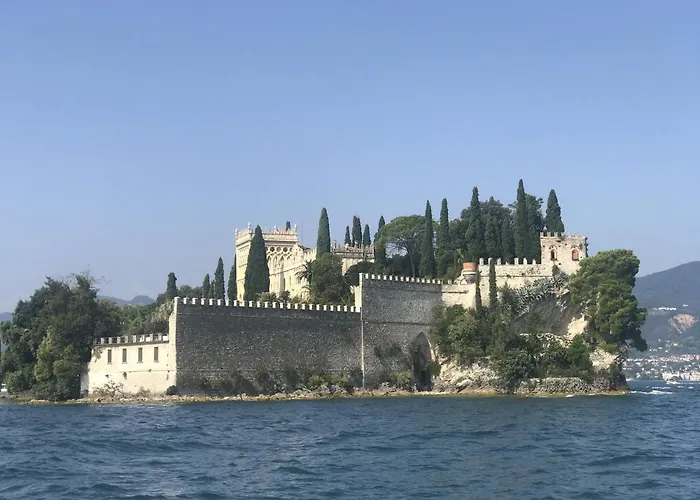 Lägenhet La Mignon Terrazza Torri Del Benaco